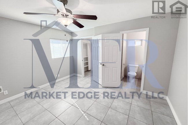 Building Photo - 5Bed/5Bath House at University Dr/Priest Dr! Move-In Ready on 05/07/2026! - 4 CAR CARPORT! NO HOA!