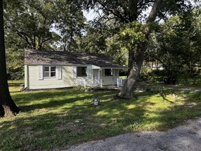 Building Photo - 1022 Logan Ave