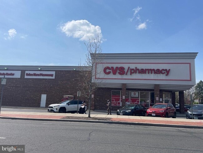 Building Photo - 421 Longfellow St NW