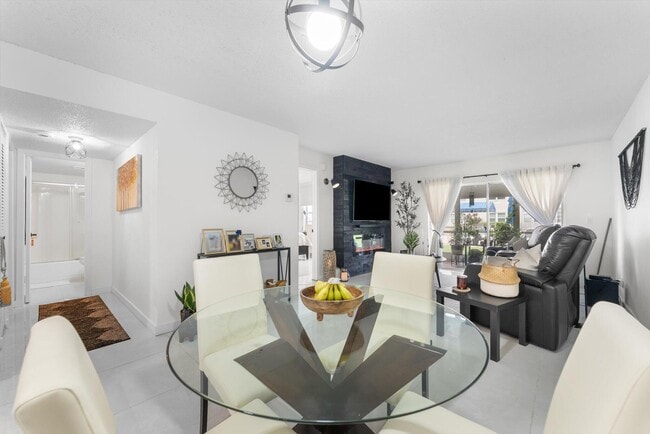 Building Photo - 7500 NW 30th Pl