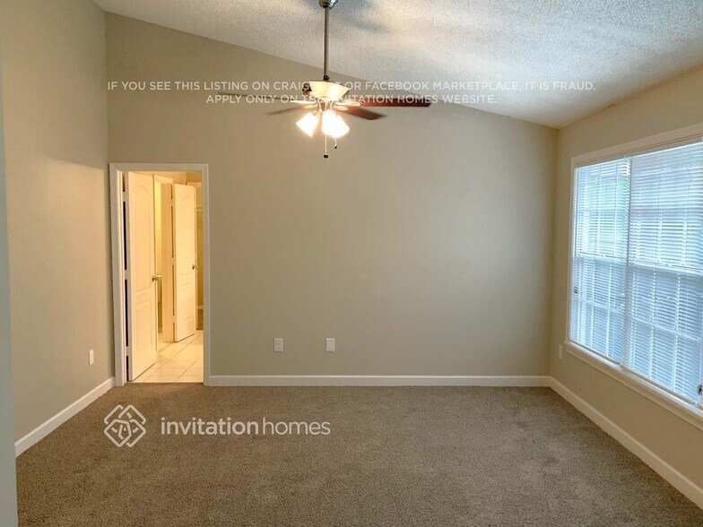 Building Photo - 3733 Lancewood Dr