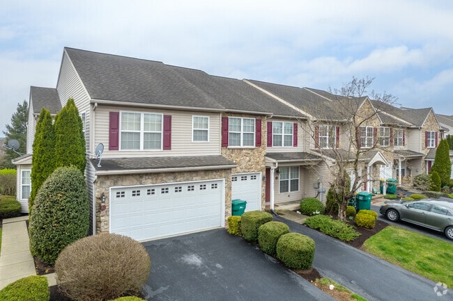 Primary Photo - Willow Ridge Apartments