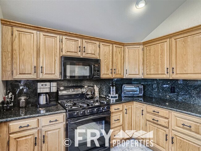 Building Photo - Luxury Rental in Beautiful Colorado Foothills