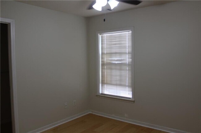 Building Photo - 1372 Dukes Creek Dr