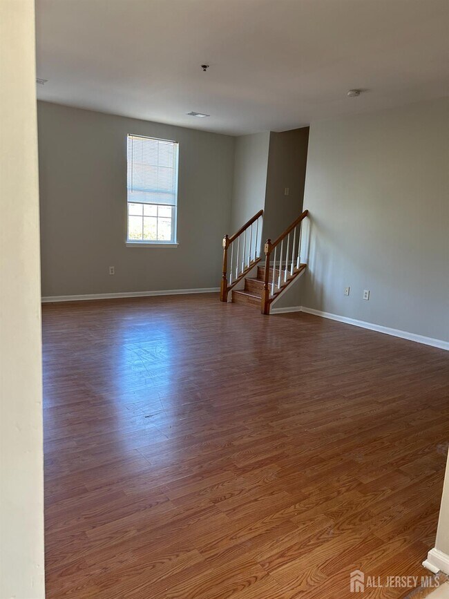Building Photo - 114B Remsen Ave