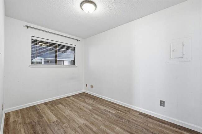 Building Photo - 2500 Burleson Rd