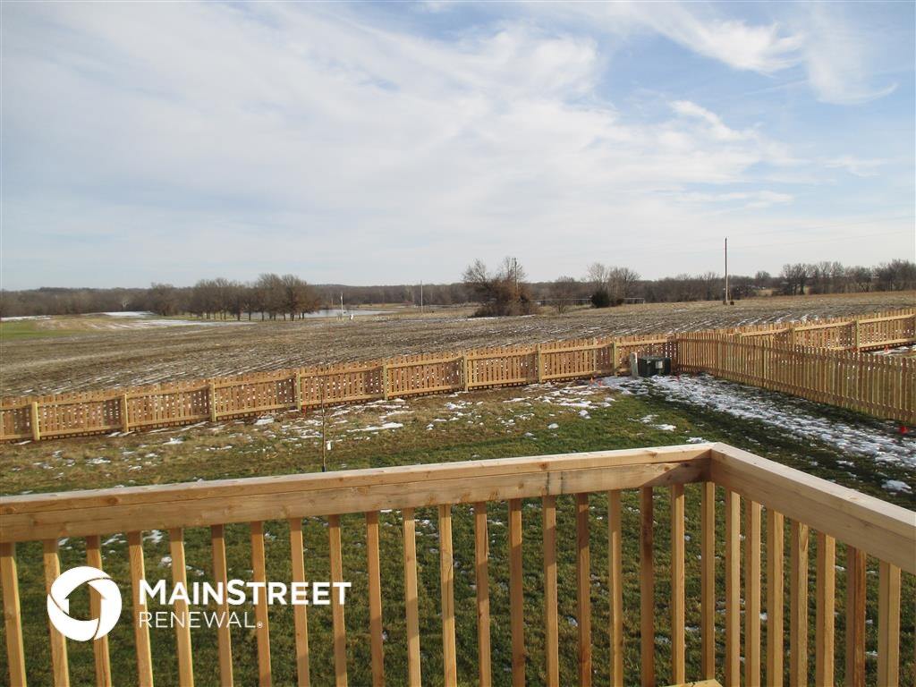 Building Photo - 104 Golfview Dr