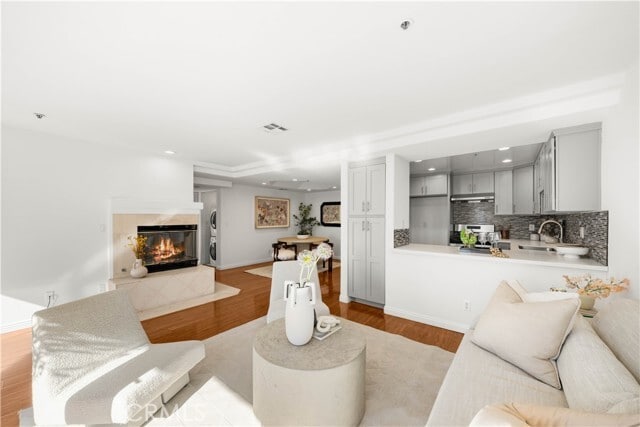 Building Photo - 335 S Sierra Madre Blvd