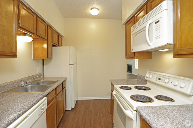 Primary Photo - Oak Tree Condominiums
