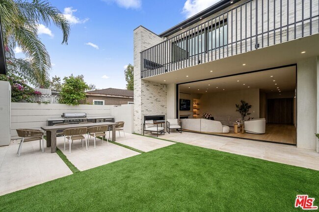 Building Photo - 4740 Sunnyslope Ave