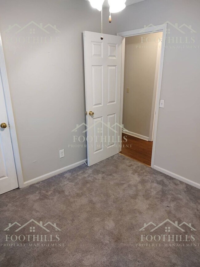 Building Photo - 3-bedroom, 2-bath home located in Pendleton