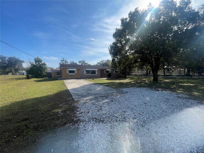 Building Photo - 1657 N Chickasaw Trail