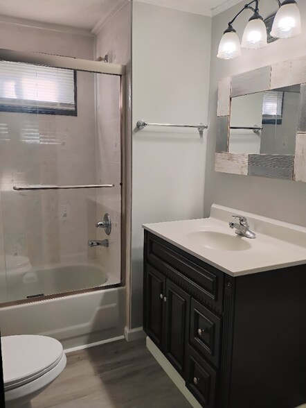 Building Photo - 152 Rainbow Dr