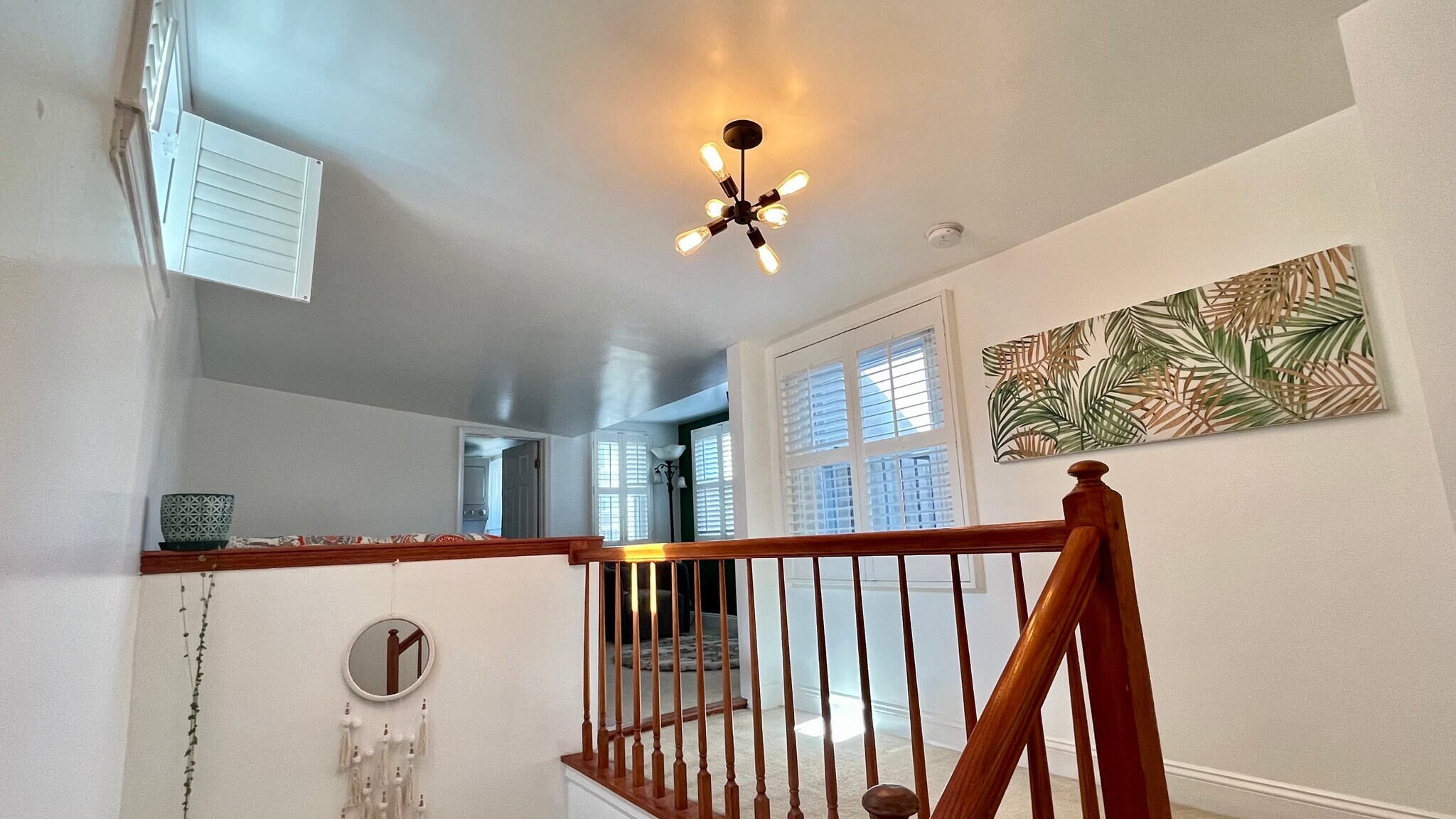 Loft entry - 512 Cathedral St