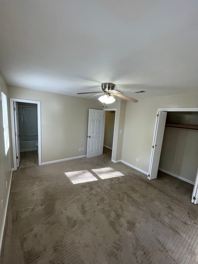 Building Photo - 2302 Woodsman Dr