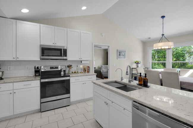 Building Photo - 107 Sandpiper Ct