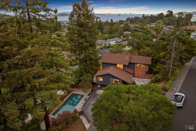 Building Photo - 48 Junipero Serra Ave