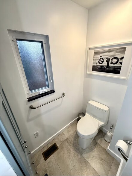 Building Photo - 187 42nd St