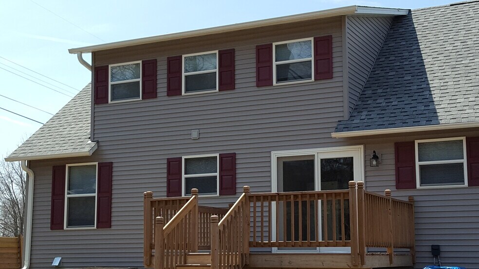 Back of unit - 2423 Parkfield Drive