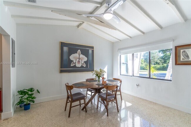 Building Photo - 12344 NE 9th Ave