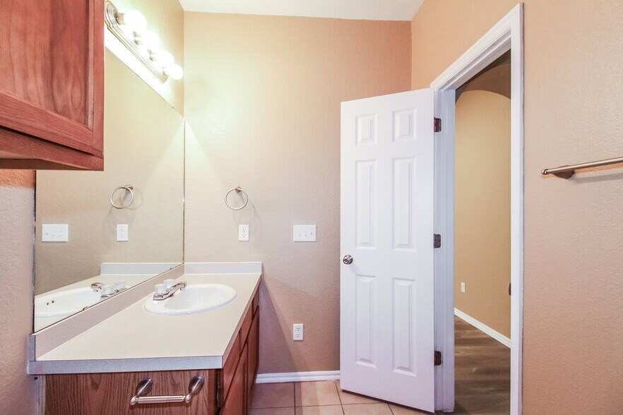 Building Photo - 7104 Eagles Landing