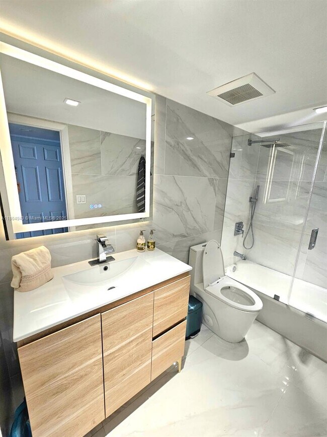 Building Photo - 401 Ocean Dr