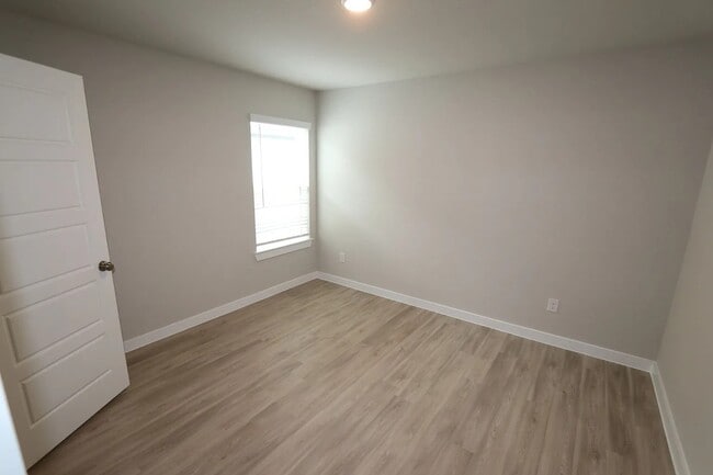 Building Photo - 4961 Perennial Ln