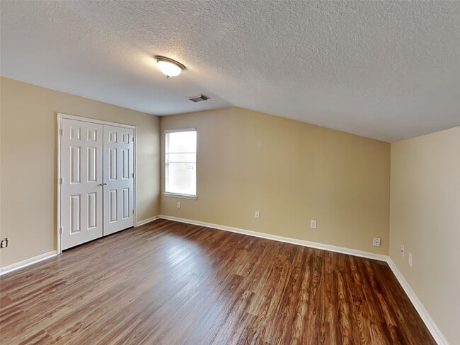 Building Photo - 15742 Flagstone Walk Way