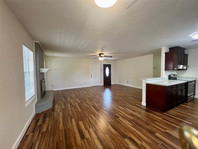 Building Photo - 10670 Norton Dr