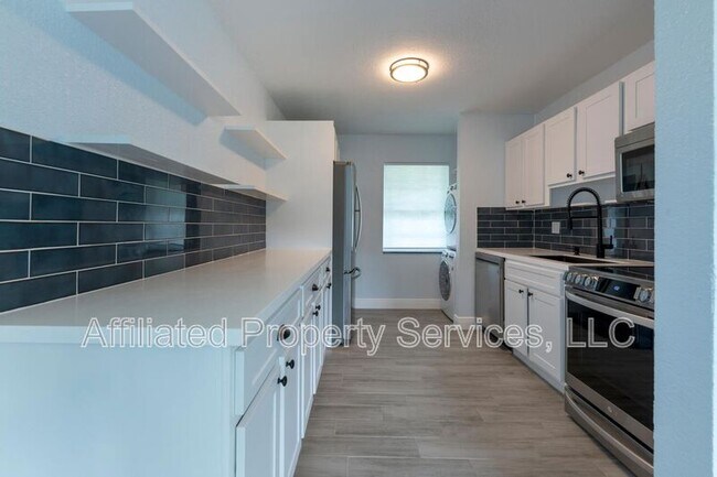 Building Photo - 5207 N Flagler Dr