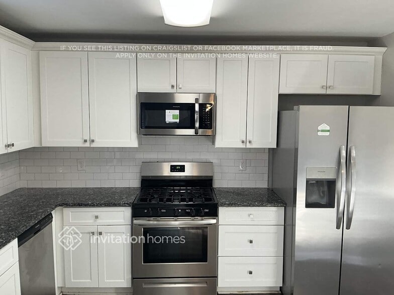 Building Photo - 216 Pebblestone Dr