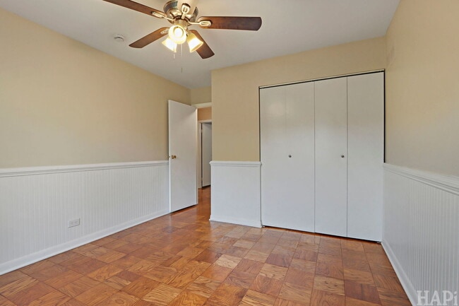 Building Photo - 1540 N Pepper Tree Dr