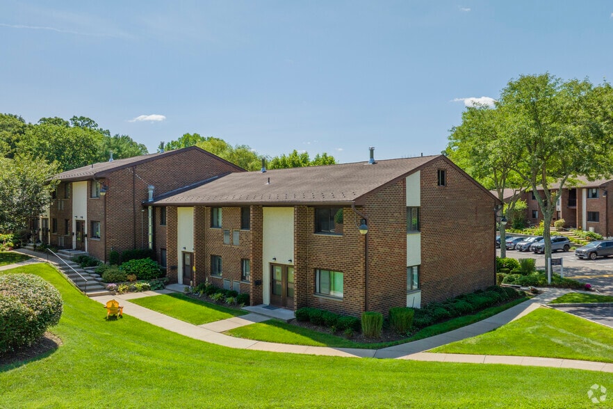 Building Photo - Willow Lake Apartments