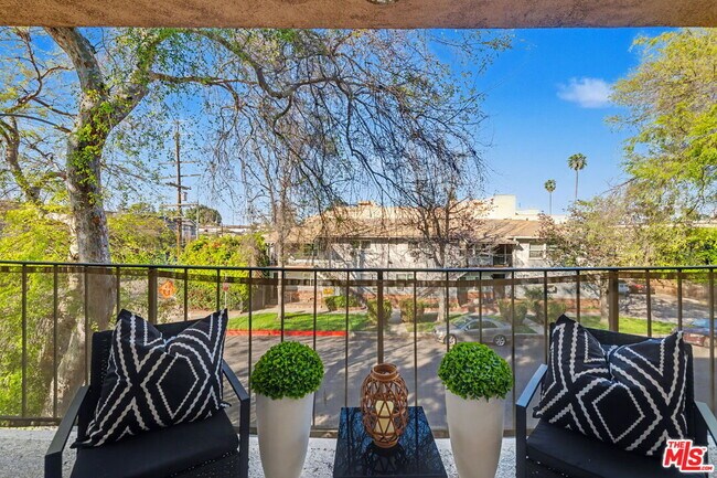 Building Photo - 14850 Hesby St