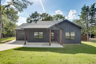 Building Photo - 265 Bentwood Dr