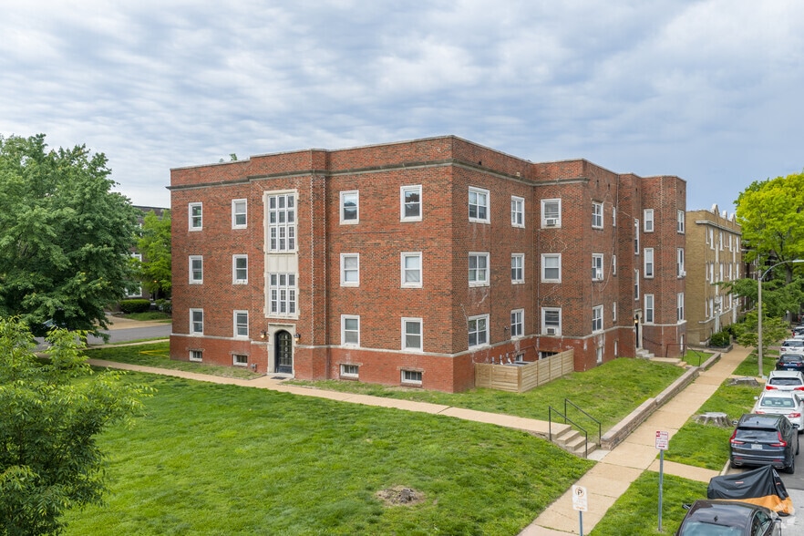 Building Photo - Rosebury Apartments