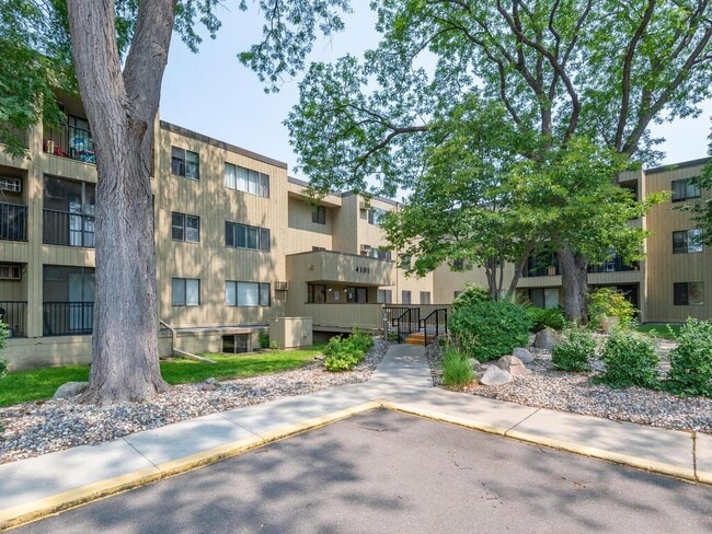 Building Photo - 4101 Parklawn Ave