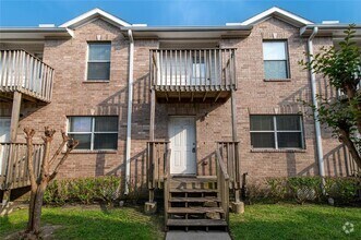 Building Photo - 11905 Algonquin Dr