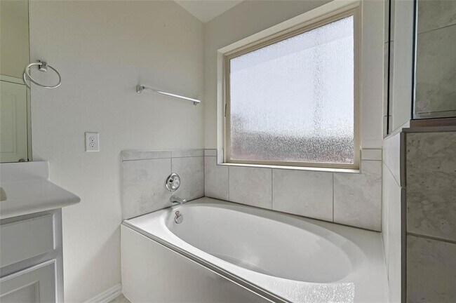 Building Photo - 20323 Creekdale Bend Dr