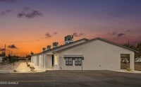 Building Photo - 649 N Espina St