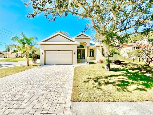 Building Photo - 1334 Belcher Dr