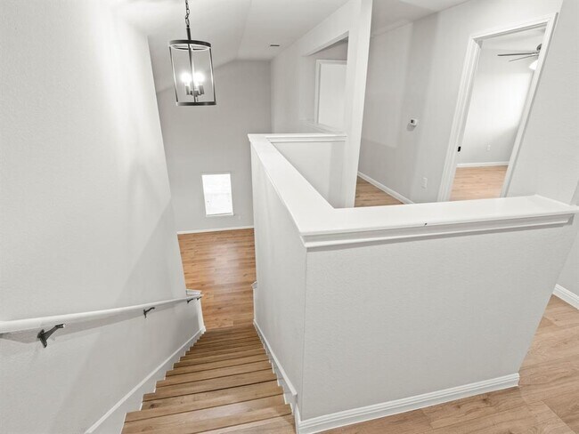 Building Photo - 303 Camellia Dr