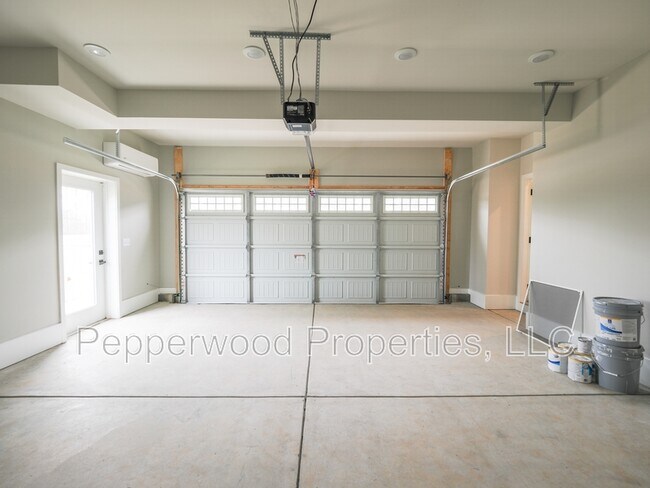 Building Photo - 7204 Red Cedar Trl