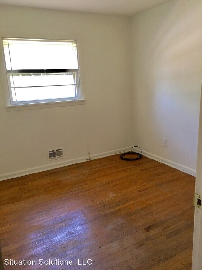 Building Photo - 3 br, 2 bath House - 1033 Georgetown Rd