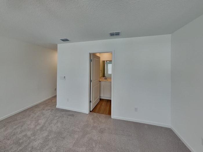 Building Photo - 610 Holly Lks Dr