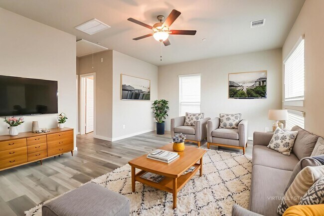 Building Photo - 337 N Centro Cir