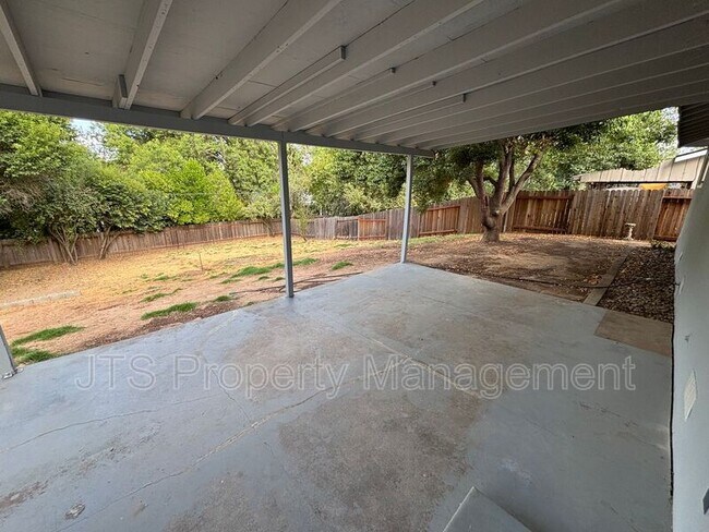 Building Photo - 5205 Valonia St