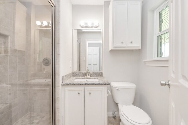 Building Photo - 8102 Bob White Dr
