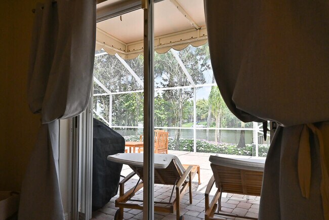 Building Photo - 12828 Meadowbreeze Dr