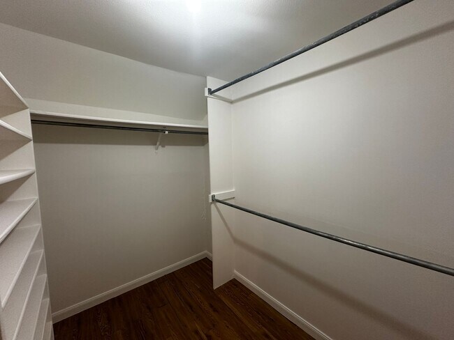 Building Photo - Tarrytown!!! - super location  3 bed, 2 ba...